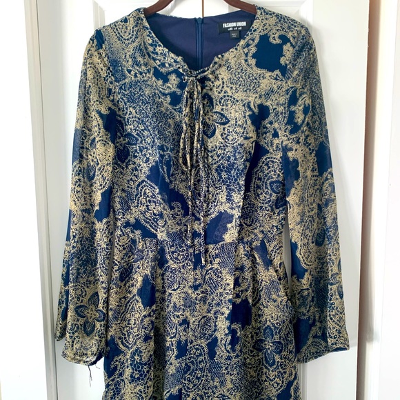 Funky Romper with sheer bell sleeves - Picture 2 of 2